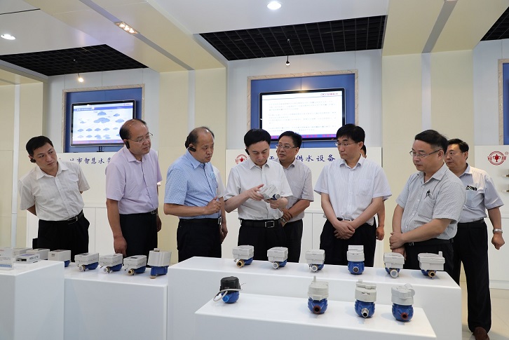 參加山東省水表（熱量表）產(chǎn)業(yè)聯(lián)盟成立活動的領(lǐng)導(dǎo)蒞臨冠翔科技視察調(diào)研